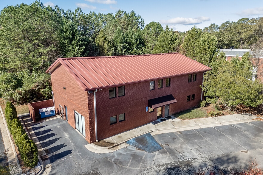 More Photos Of 743 Church St, Buford Office For Sale