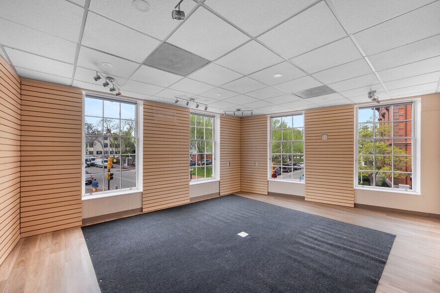 More Photos Of 54 Pleasant St, Newburyport Storefront Retail Office For Lease