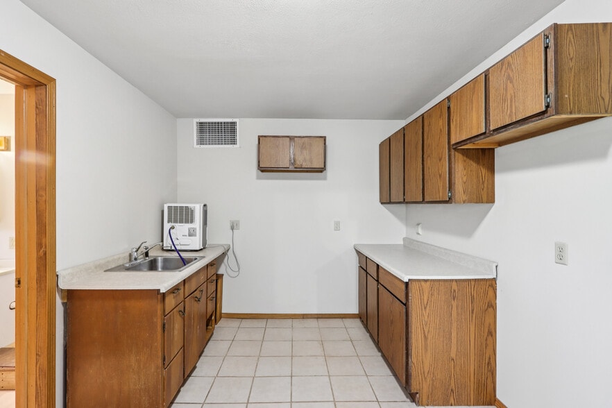 More Photos Of W9231 Bobolink Rd, Reeseville Warehouse For Sale