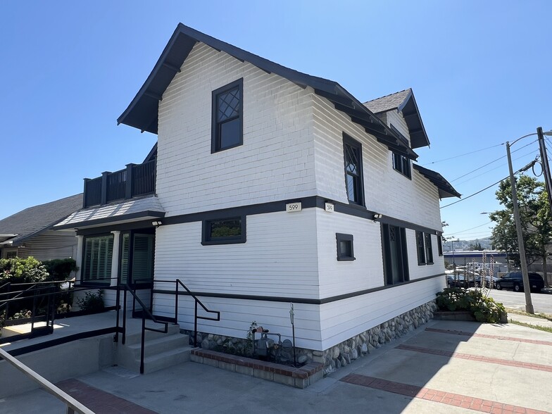 More Photos Of 599 N Fair Oaks Ave, Pasadena Office For Lease