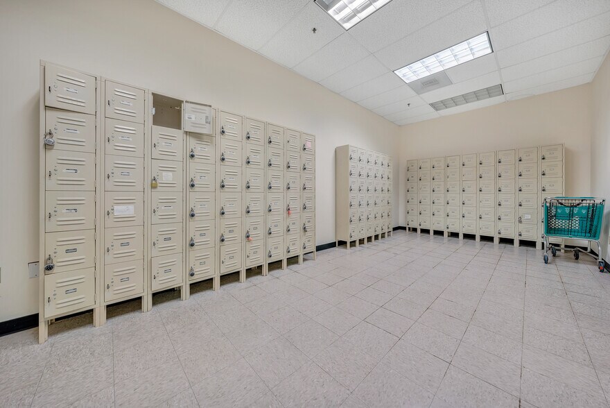 More Photos Of 2000 Virginia Ave, Collinsville Office For Lease