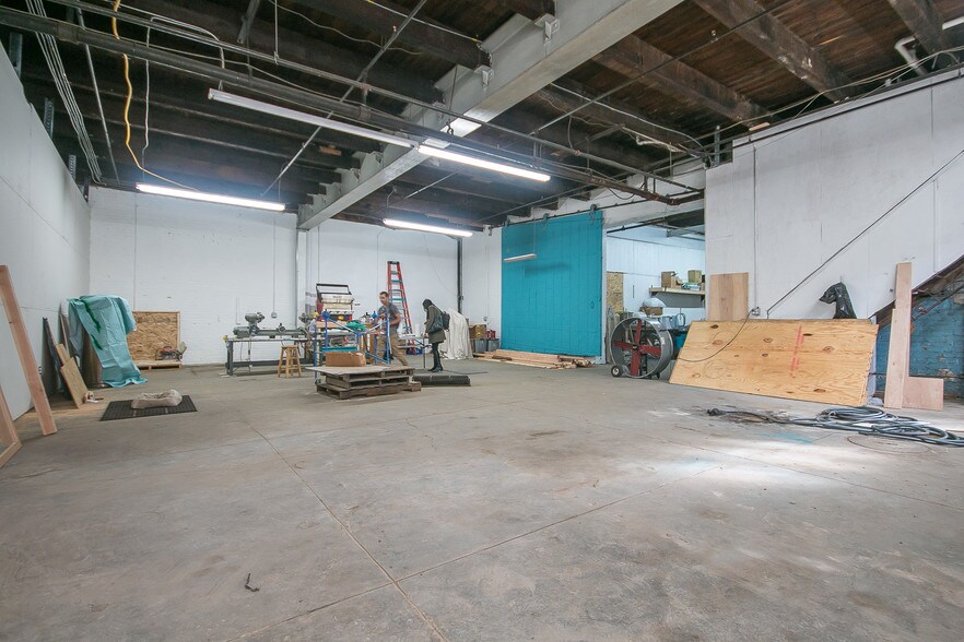 More Photos Of 3130 Belgrade St, Philadelphia Warehouse For Lease