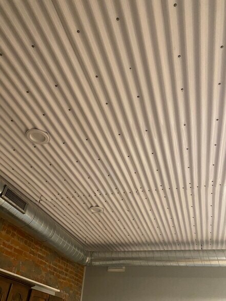 More Photos Of 116 Tecumseh St, Dundee Storefront Retail Office For Sale
