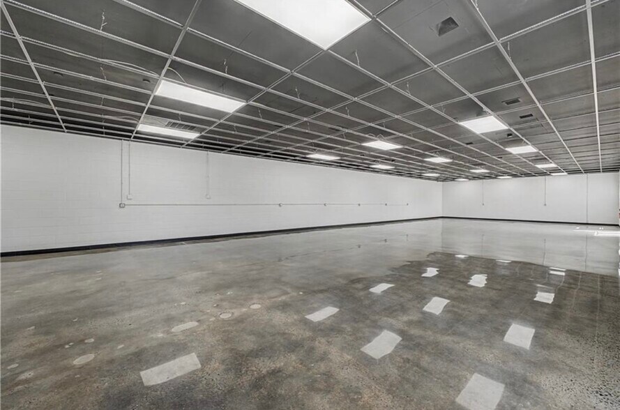 More Photos Of 800 Highland Ave, Springdale Freestanding For Lease