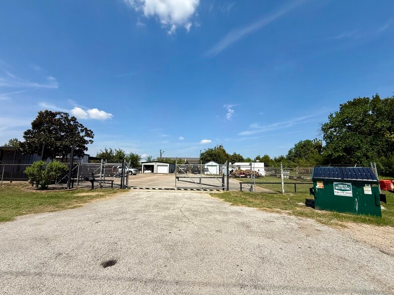 Primary Photo Of 6820 Poppy St, Houston Office For Sale