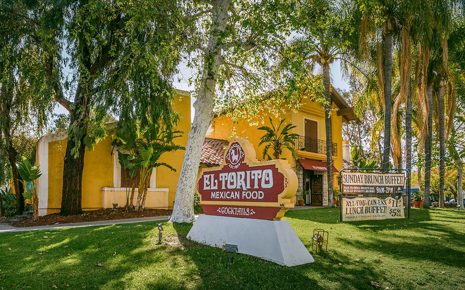 Primary Photo Of 6040 Canoga Ave, Woodland Hills Restaurant For Lease