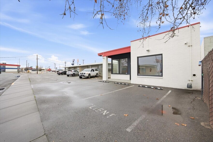 More Photos Of 2628 W Bruneau Pl, Kennewick Office For Lease