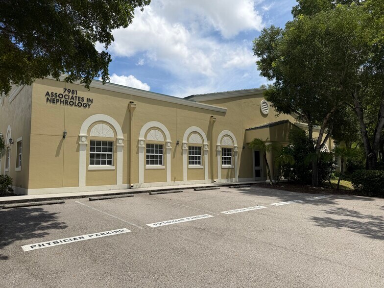 More Photos Of 7981 Gladiolus Dr, Fort Myers Medical For Sale