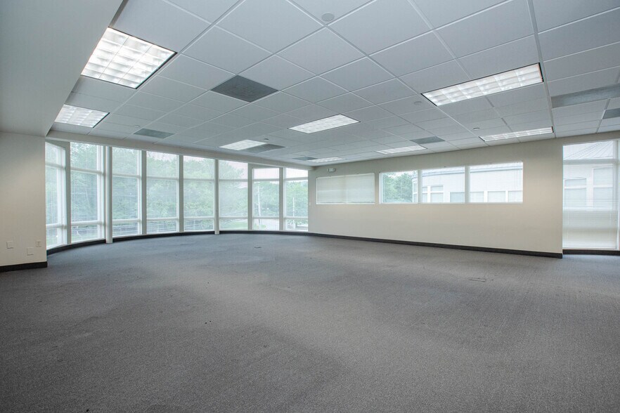 More Photos Of 860 Wyckoff Ave, Mahwah Medical For Lease