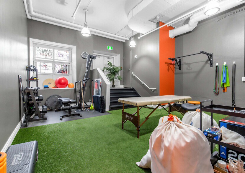 More Photos Of 761 Queen St W, Toronto General Retail For Sale