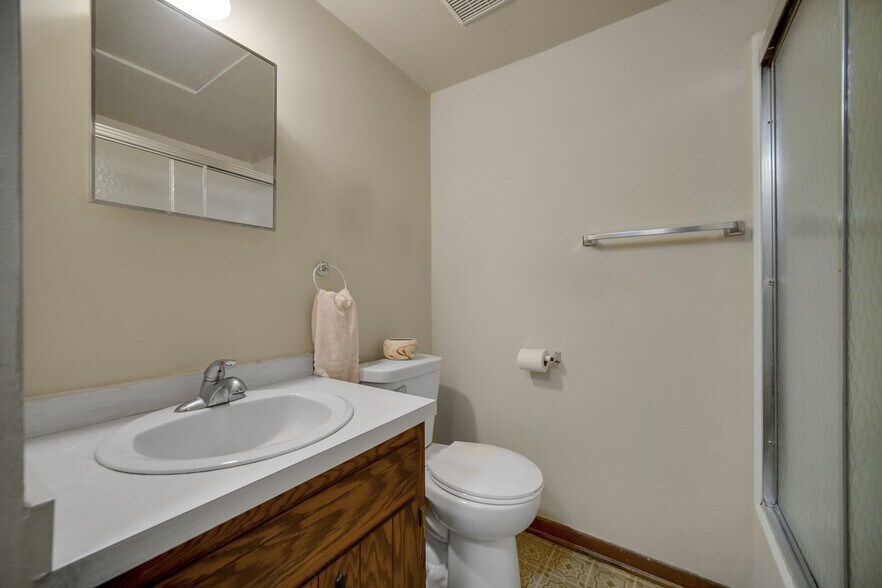 More Photos Of 2513 Ridge Rd, Lansing Storefront Retail Residential For Sale