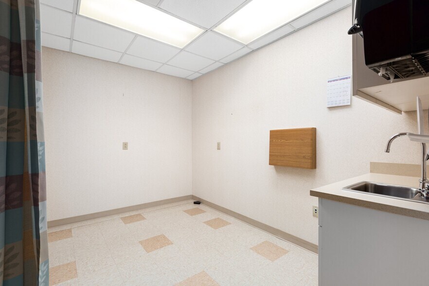 More Photos Of 15394 Kings Hwy, Montross Medical For Sale