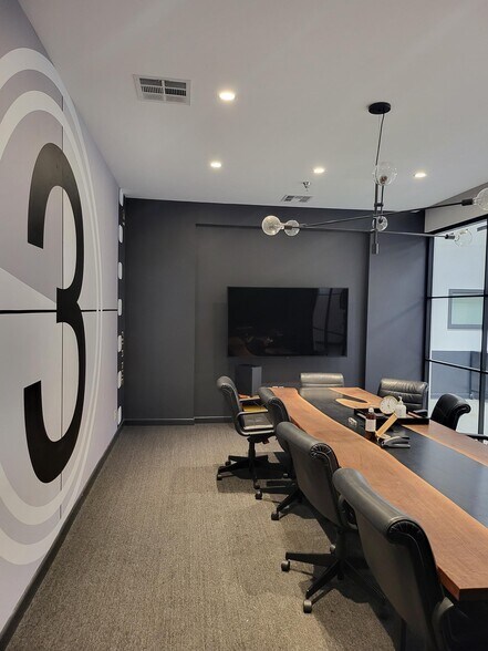 More Photos Of 3000 N Hollywood Way, Burbank Office For Lease