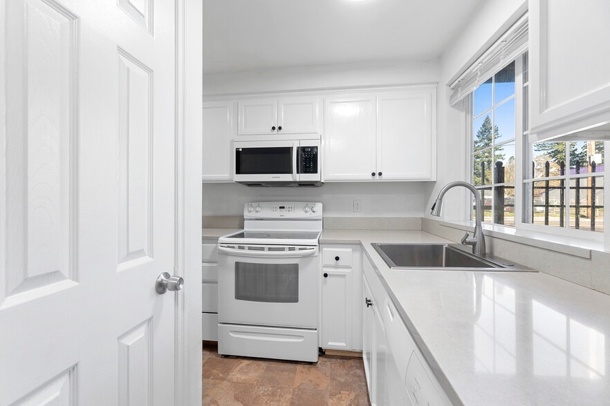 More Photos Of 16804-16918 SE Division St, Portland Apartments For Sale