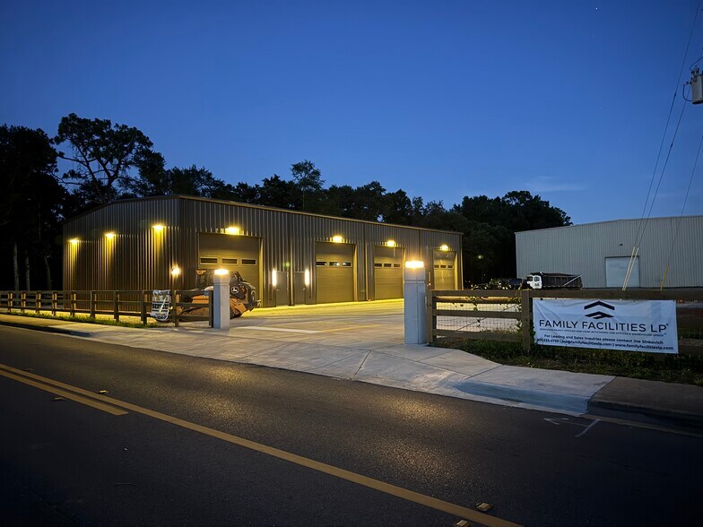 More Photos Of 1507 Marcus Pointe Blvd, Pensacola Flex For Sale