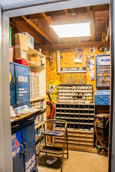 More Photos Of 8 Englewood St, Webster Auto Repair For Sale