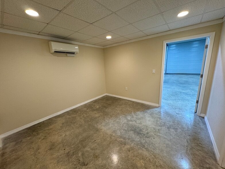 More Photos Of 1975 3rd Ave S, Saint Petersburg Storefront For Lease
