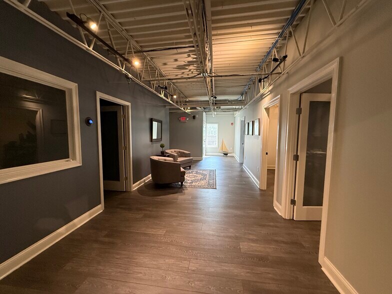 More Photos Of 540 Main St, Hyannis General Retail For Sale