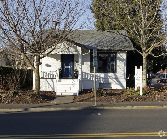 More Photos Of 2022 Broadway St, Vancouver Loft Creative Space For Sale