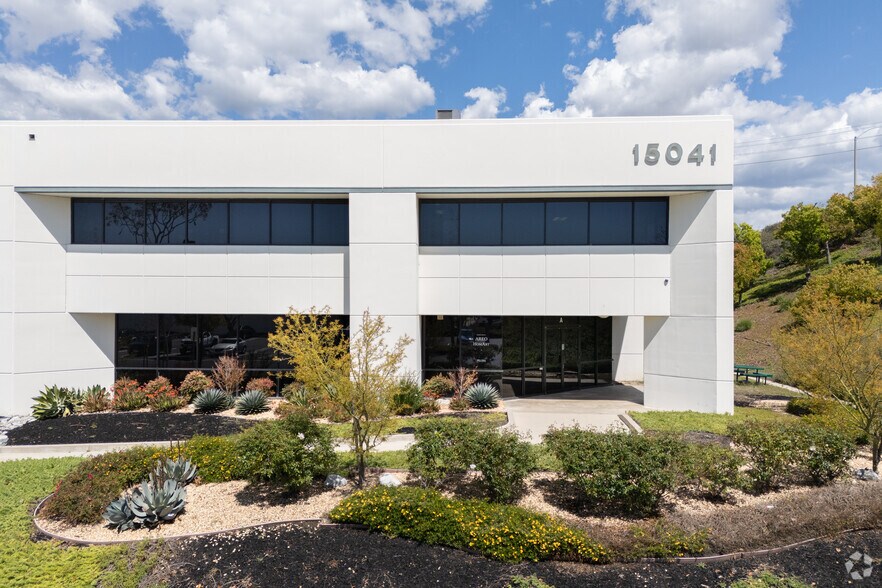 More Photos Of 15041 Bake Pky, Irvine Distribution For Lease