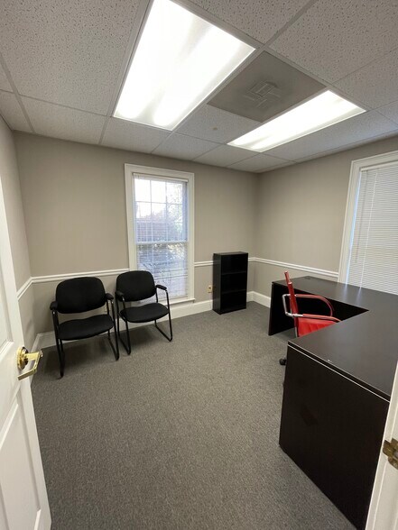 More Photos Of 6298 Baker Ct, Norcross Office Residential For Lease