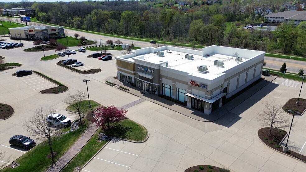 More Photos Of 4201 Elmore Ave, Davenport Unknown For Lease