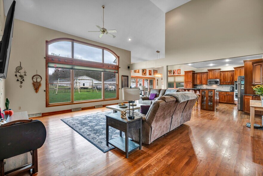 More Photos Of 16449 S Boone Rd, Columbia Station Specialty For Sale