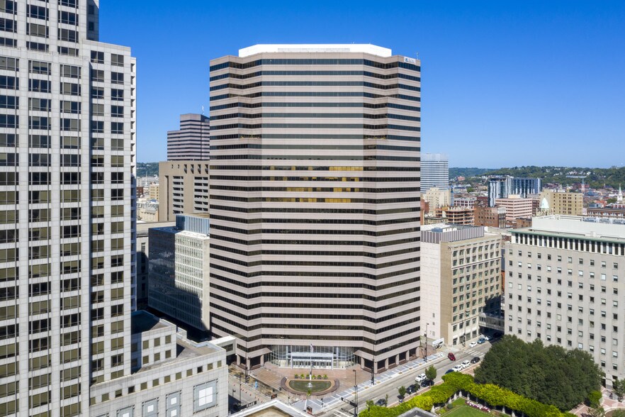 More Photos Of 250 E 5th St, Cincinnati Office For Lease