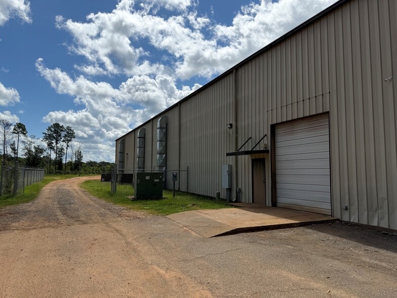 More Photos Of 404 S Westover Blvd, Albany Distribution For Lease