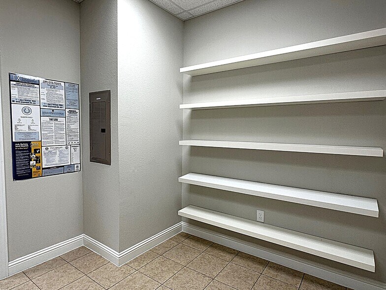 More Photos Of 1402 S Custer Rd, McKinney Medical For Lease