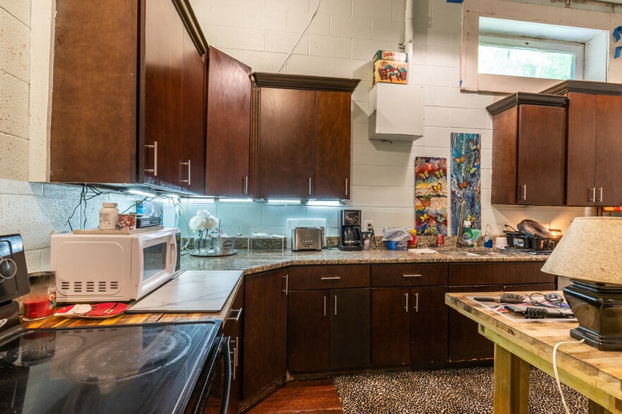 More Photos Of 8871 Griffith Rd, Nashville Warehouse For Sale