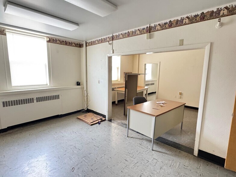 More Photos Of 45 School St, Houlton Office For Lease