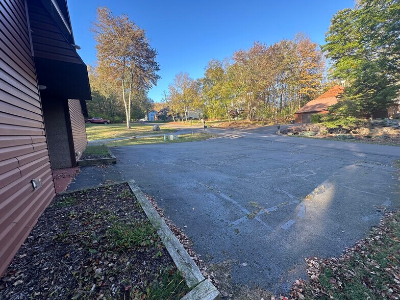 More Photos Of 50 E Woodhaven Dr, White Haven Office For Sale