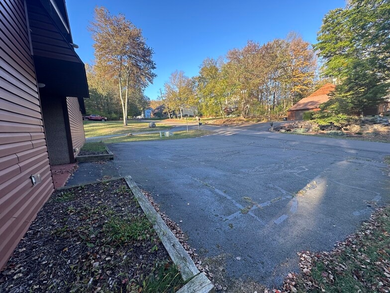 More Photos Of 50 E Woodhaven Dr, White Haven Office For Sale