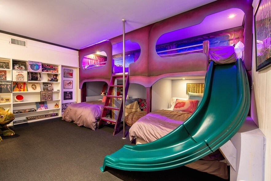 More Photos Of 213 Printers Aly, Nashville General Retail For Sale