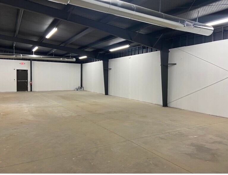 More Photos Of 107 E Deaderick St, Jackson Freestanding For Lease