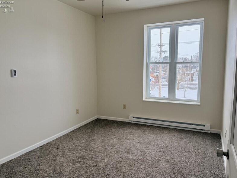 More Photos Of 110 Railroad St, Clyde Restaurant For Sale