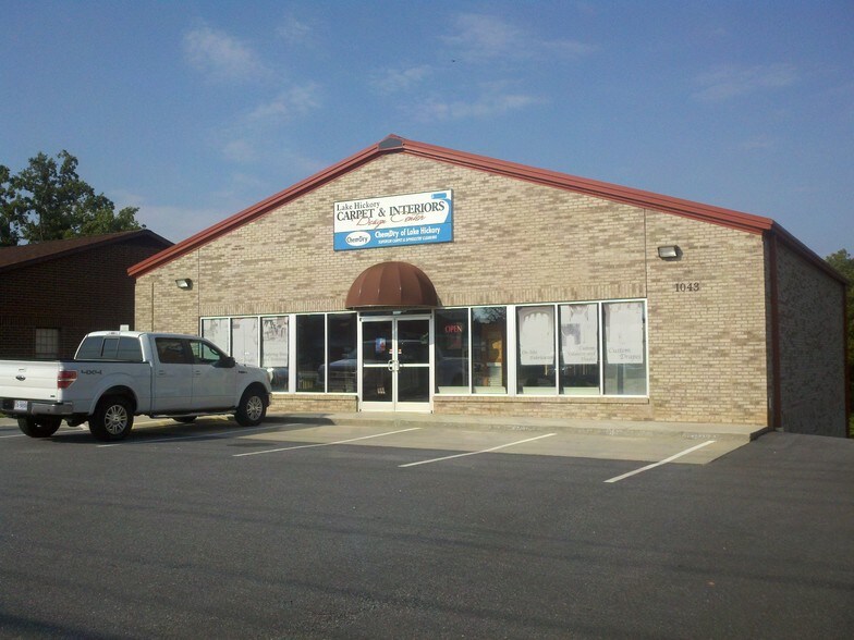 More Photos Of 1043 Lenoir Rhyne Blvd, Hickory Freestanding For Lease