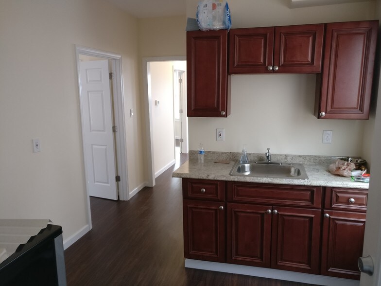 More Photos Of 65 Station Rd, Cranbury Medical For Sale