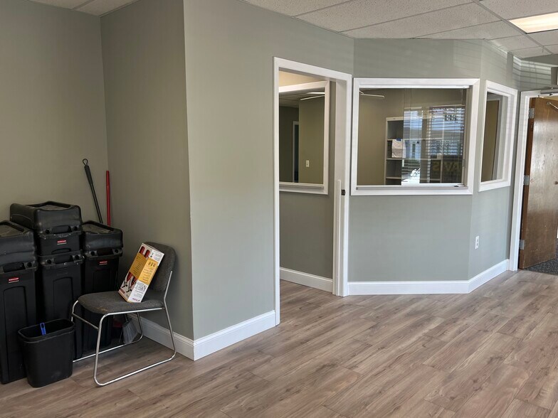 More Photos Of 1594-1600 US Highway 130, North Brunswick Medical For Lease