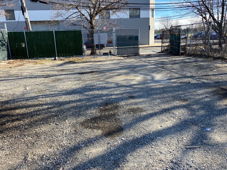 More Photos Of 509 Brush Ave, Bronx Land For Lease