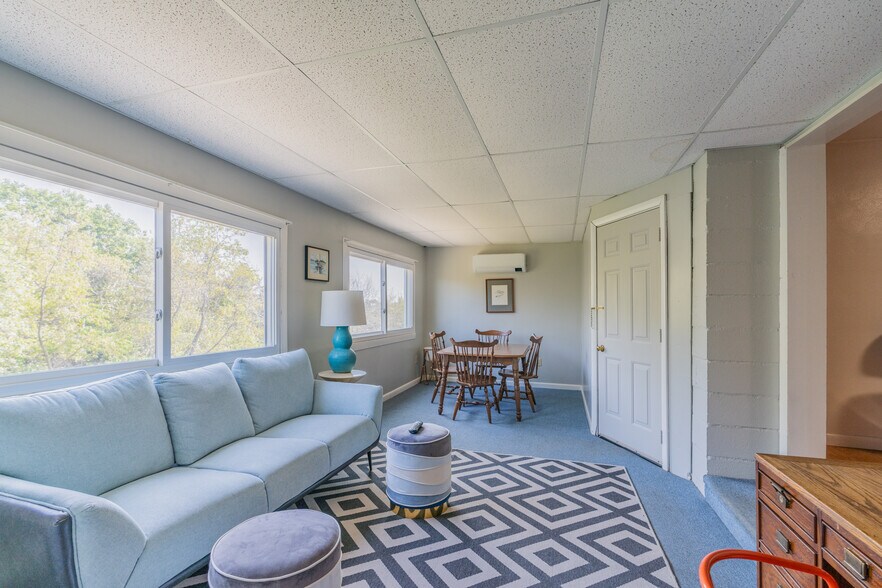 More Photos Of 2041 Harpswell Islands Rd, Bailey Island Hotel For Sale