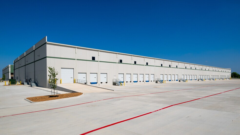 More Photos Of 13644 Toepperwein Rd, Live Oak Unknown For Lease