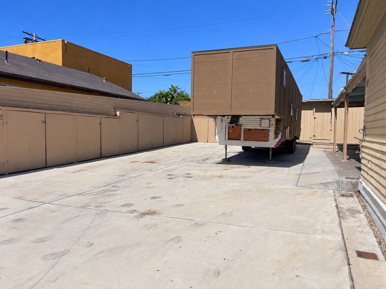 More Photos Of 2328 Newton Ave, San Diego Flex For Lease