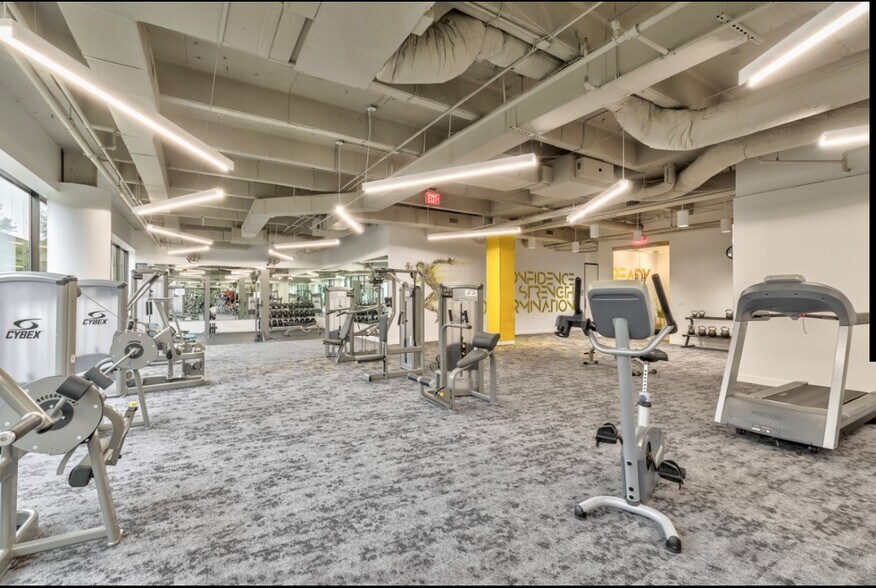 More Photos Of 300 E John Carpenter Fwy, Irving Office For Lease
