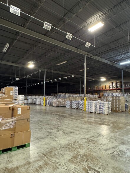 More Photos Of 600 Ellis Rd N, Jacksonville Warehouse For Lease