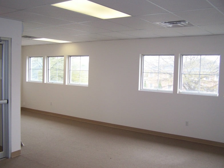 More Photos Of 1005 College Rd, Dover Freestanding For Lease