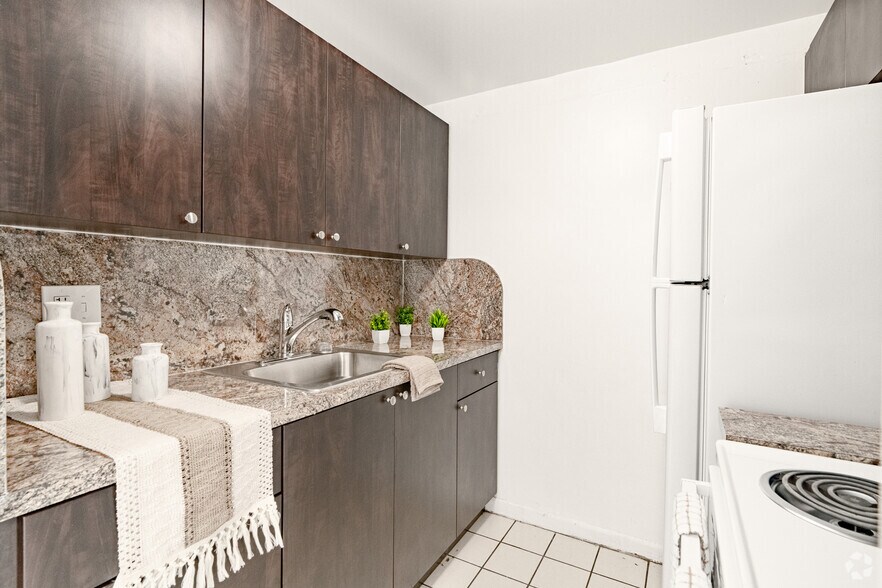 More Photos Of 3870 N Andrews Ave, Oakland Park Apartments For Sale