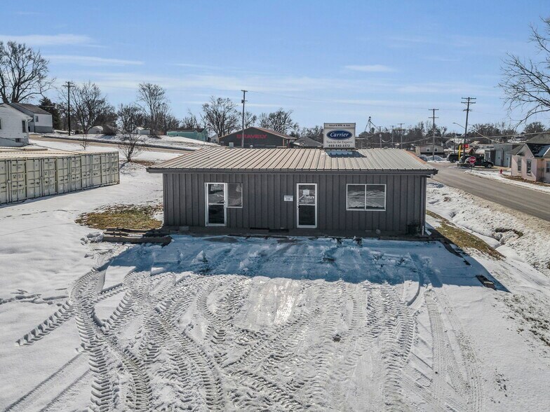 More Photos Of 700 Waters St, Carrollton Freestanding For Sale