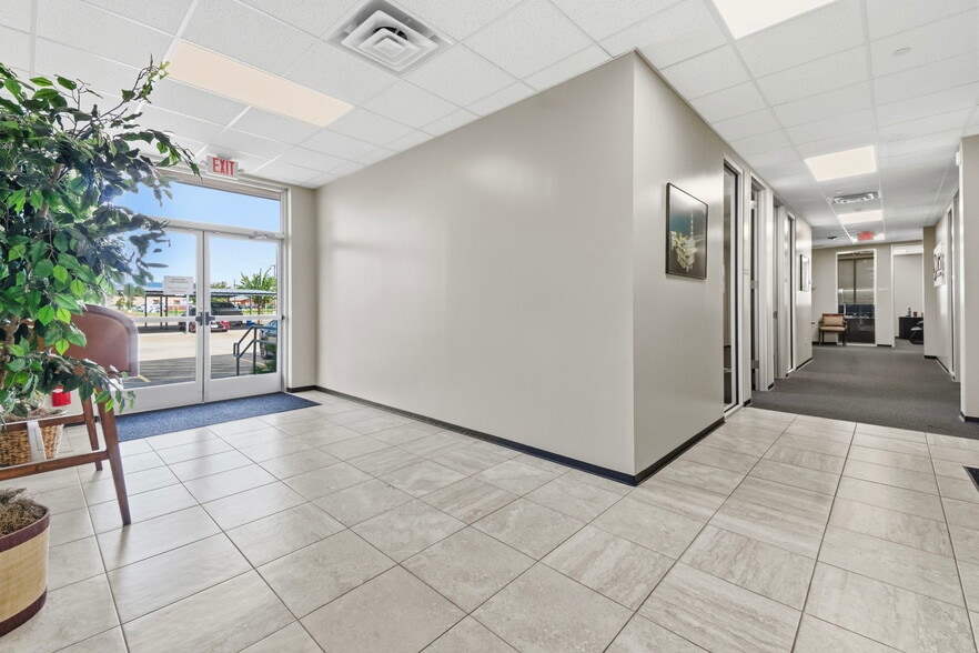 More Photos Of 911 Regional Park Dr, Houston Office For Sale